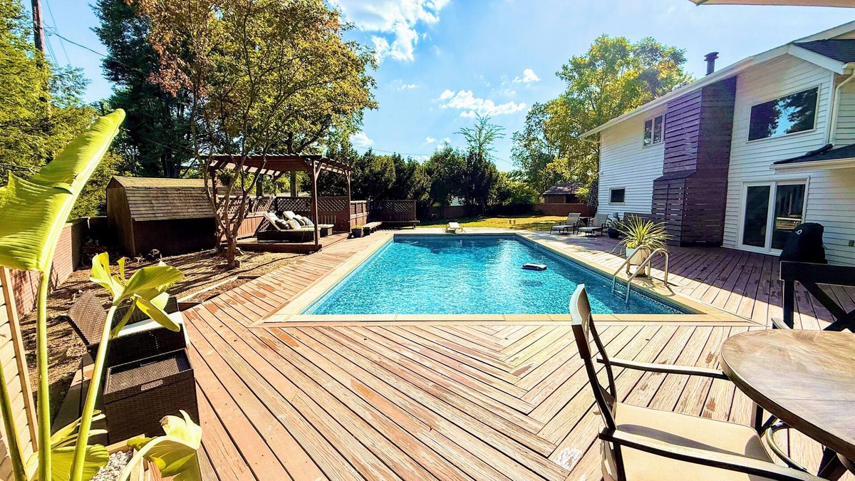 Gahanna House | Gahanna Luxury family/group retreat 5BR: 2K 2Q 1DB 3BA. Beautiful and spacious!