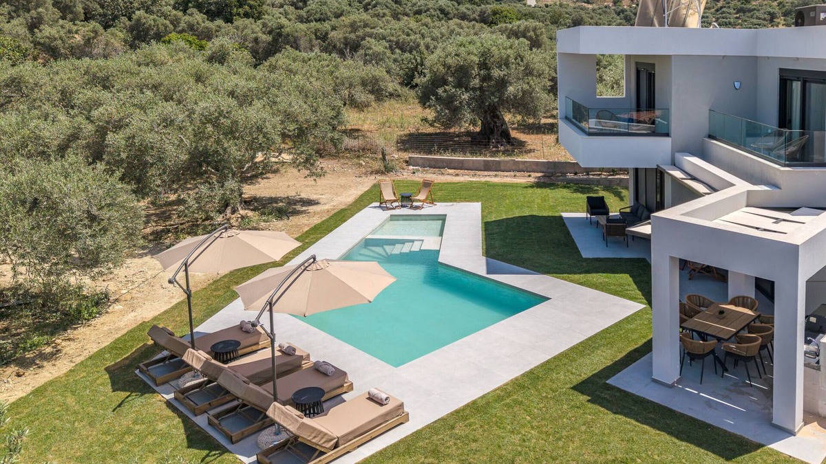 Gerani Villa | Gaia villa,private pool,near tavern, beach, market