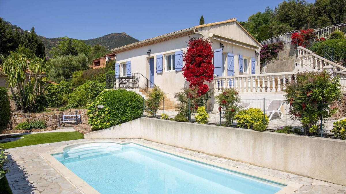 Theoule-sur-Mer Villa | Gaiasvillas Villa Cigalette, private pool, 20 mt from beach, fiber WiFi