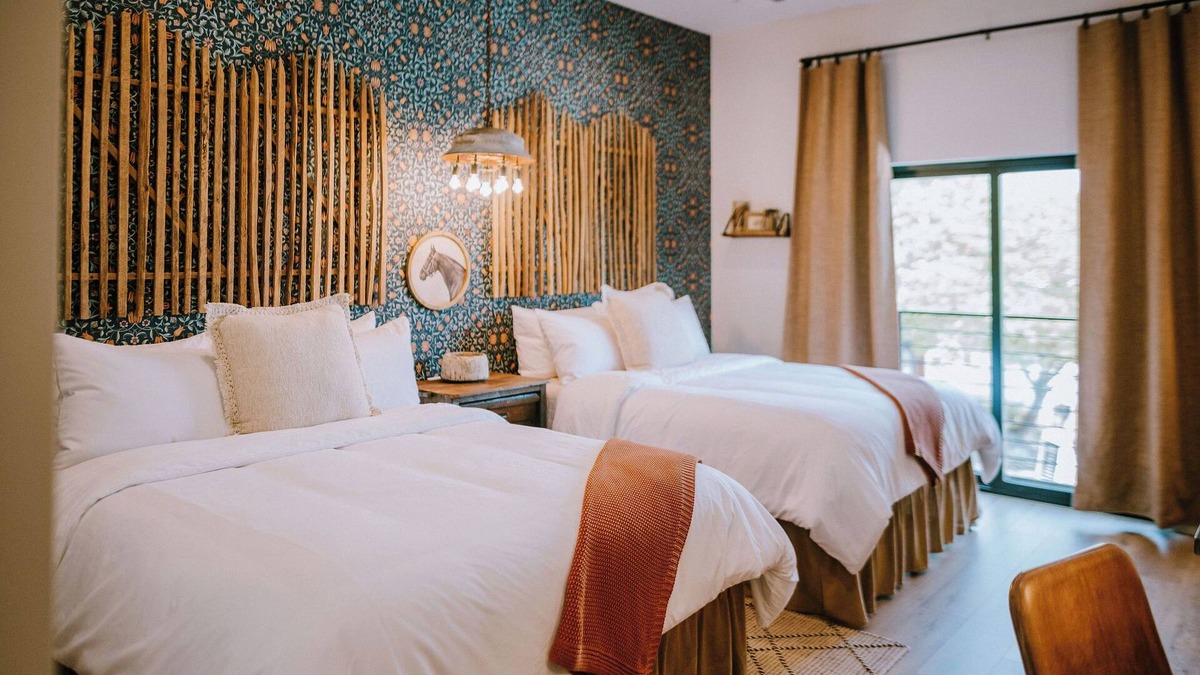 Wimberley Hotel | Gaines Ranch on the Square | The Corral Suite | 2 Queens | Downtown Wimberley