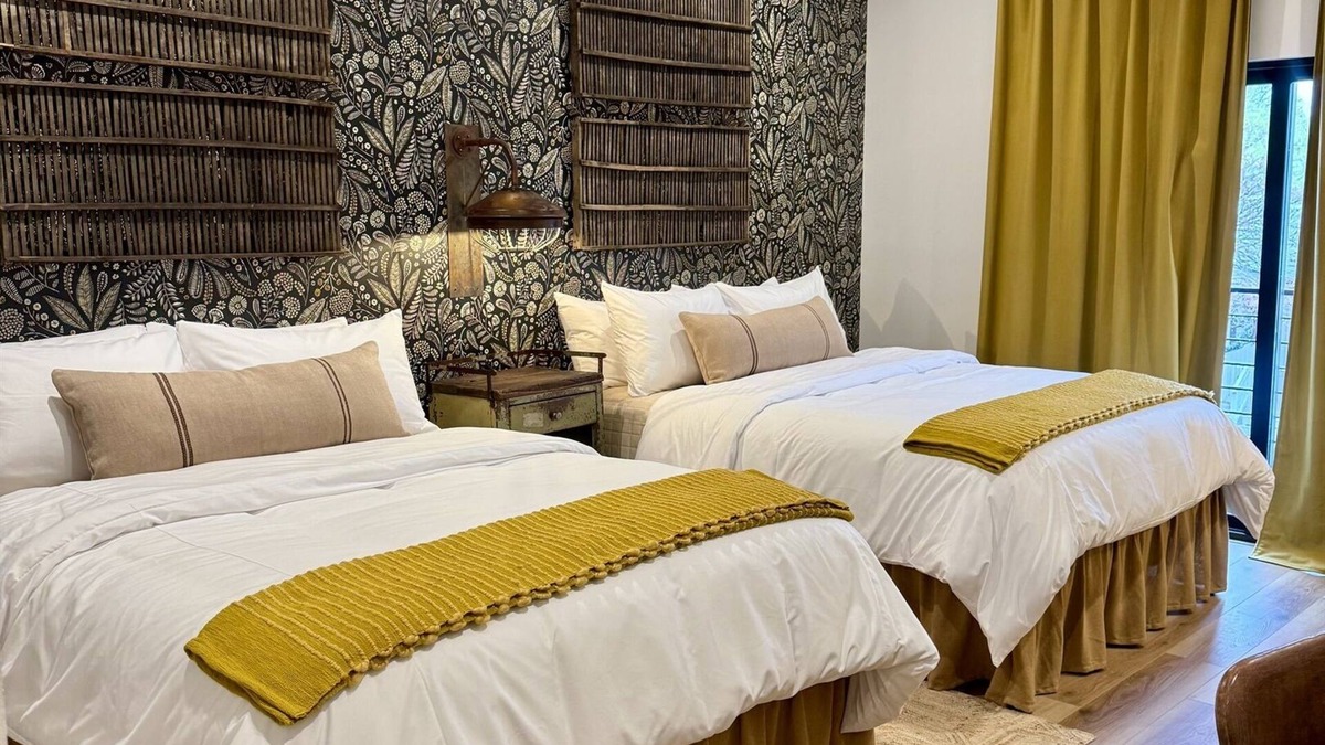 Wimberley Hotel | Gaines Ranch on the Square | The Lazy Spur Suite | 2 Queen Beds | Wimberley