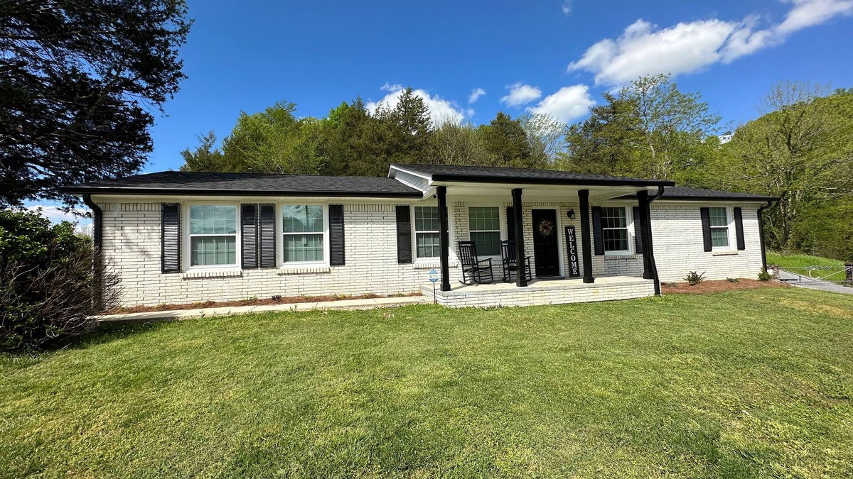 Gainesboro House | Gainesboro, TN House, Dale Hollow Lake, Standing Stone State Park, Roaring River
