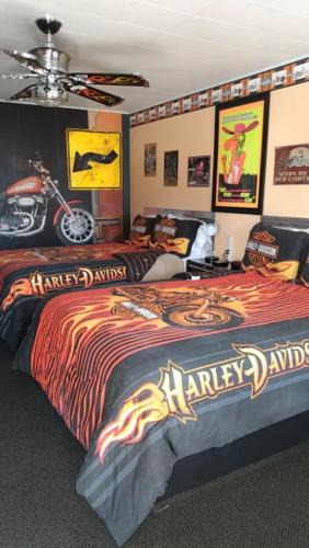 Hatch Hotel | Galaxy of Harley Bikers Between Bryce and Zion