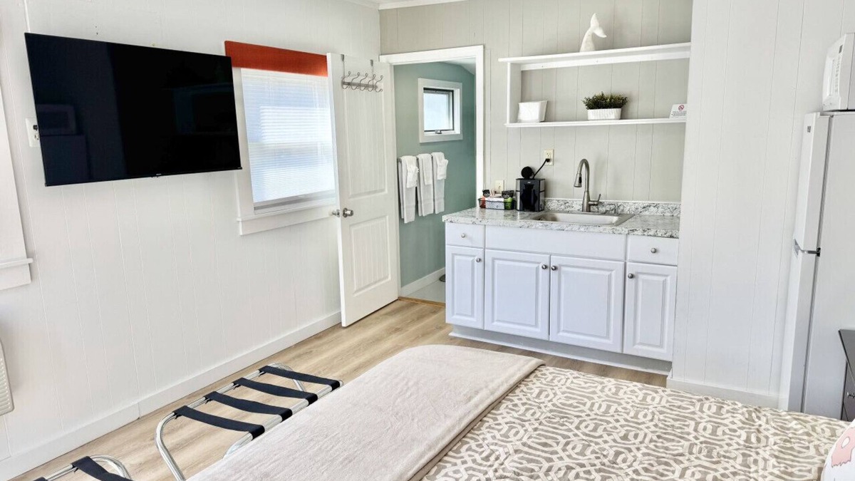 Hulls Cove Hotel | Gallagher's Travels Room 15 (King Suite)