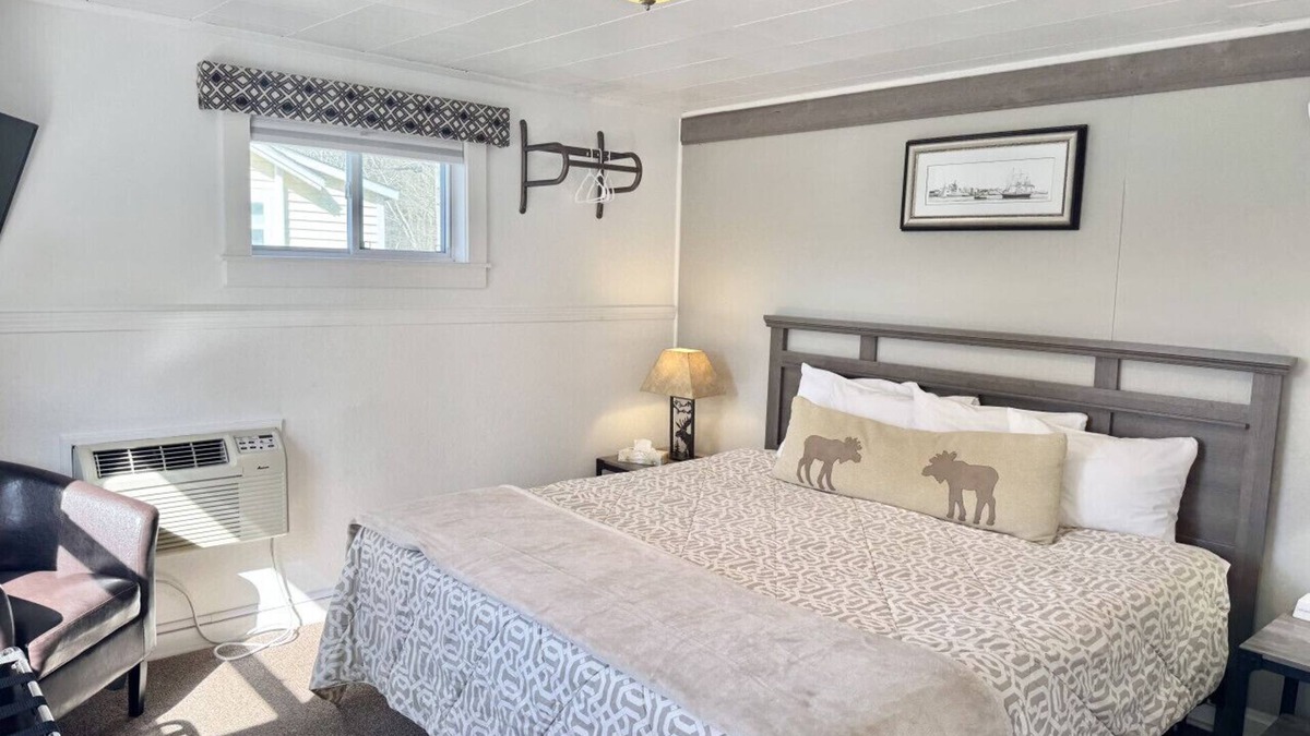 Hulls Cove Cabin | Gallagher's Travels Cabin Five (King)