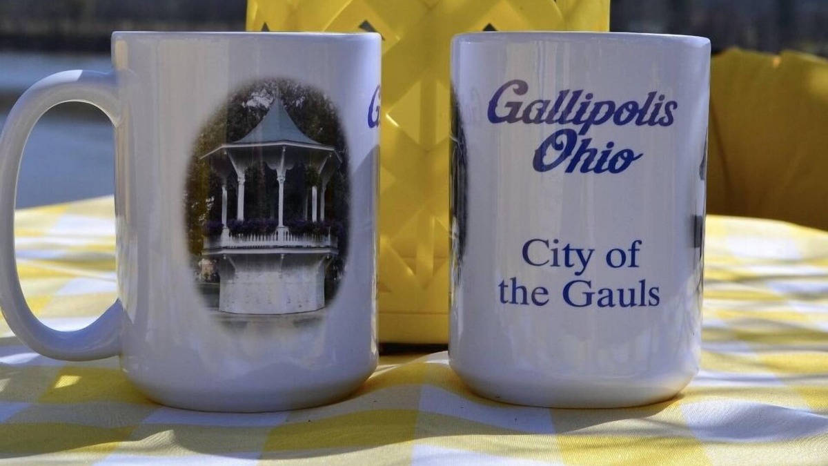 Gallipolis Ferry House | Gallipolis along the river. No cleaning fee and no Taxes.