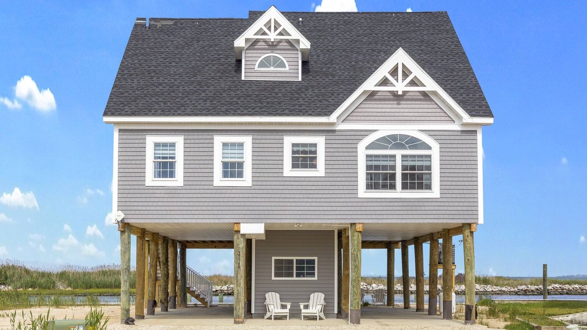 Captain's Cove House | Gallops Point - Luxury on the Chincoteague Bay!