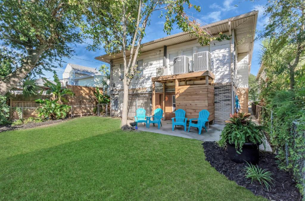 San Jacinto House | Galveston Studio - Sleeps 7 - Minutes to Beach !