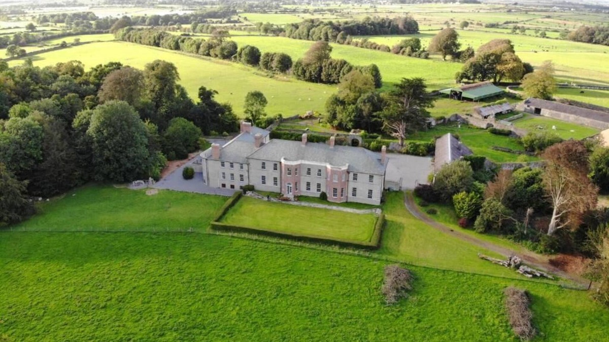 Tuam Other | Galway's CastleHacket House King's Room