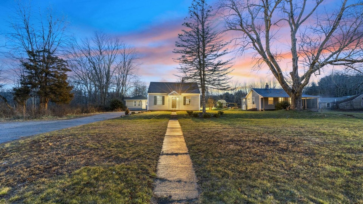 North Stonington House | Gambler's Getaway