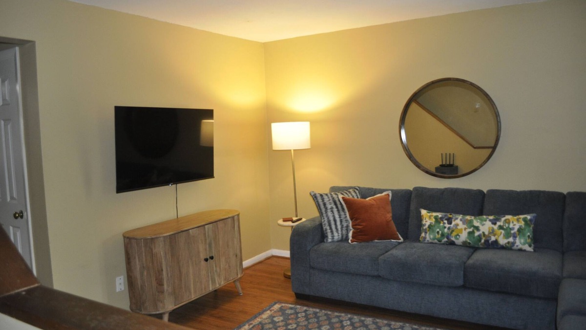 Auburn Condo | Game Day Simplicity - Sleeps 6, 2 BR 3 Bath