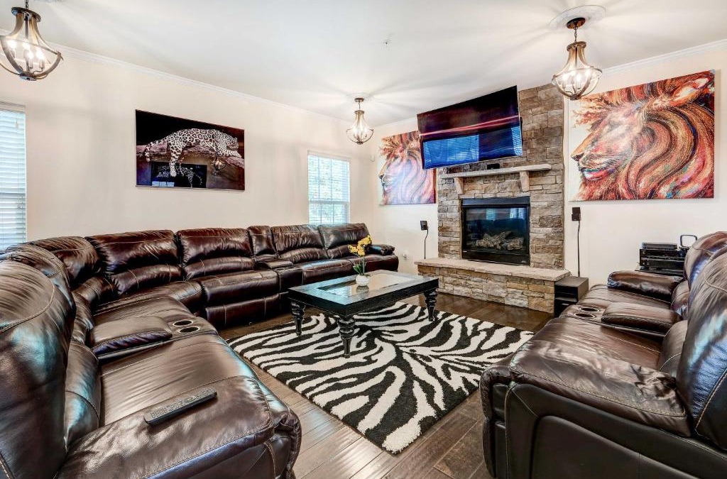 Washington House | Game Room and Gym Downtown DC Home!