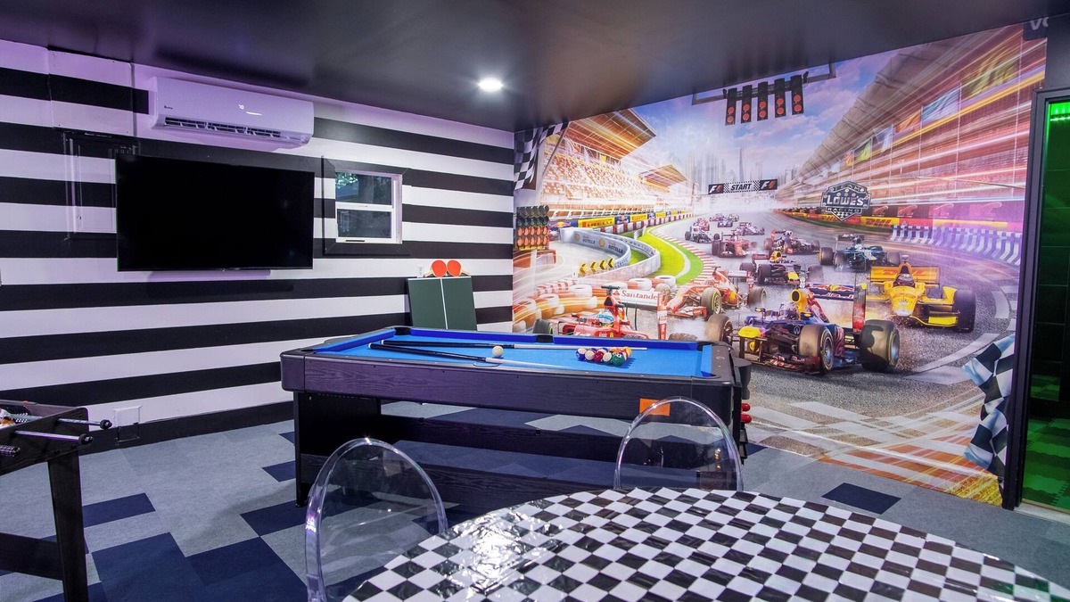 Homecroft House | Game Room/HotTub/Gym/Theater/Pet-Friendly/Sleeps14
