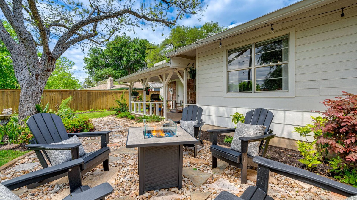 Egger Acres House | Game Room & Yard: Pet-Friendly Round Rock Gem