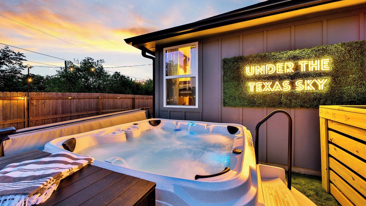 Bryan House | Gameday Oasis – Hot Tub Fire Pit Mini Golf