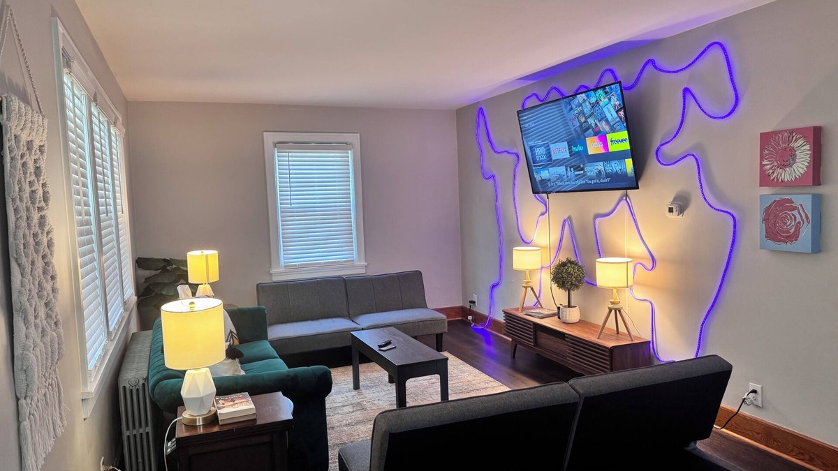 Campbelltown House | Gameroom with Foosball+Arcade! Spacious Home,Lots of Parking,Perfect for Groups!