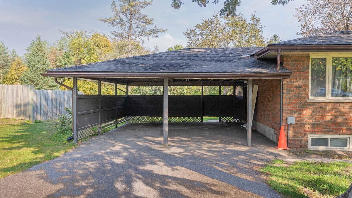 Lakefield House | Games+BBQ+Firepit+sleep 8+4 beds near Downtown