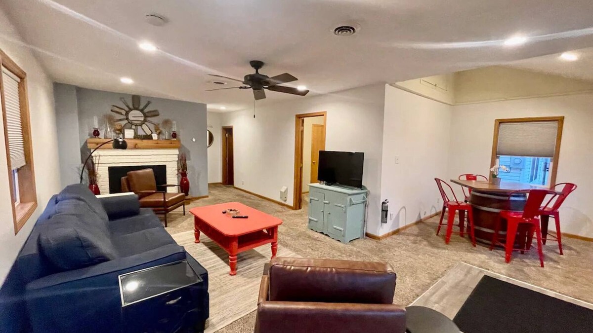 Huron House | GAMs Getaway: 3 Bedrooms & Near Beach!
