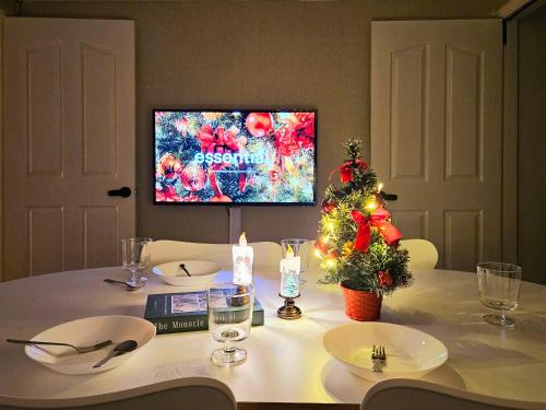Nonhyeon-dong Apartment | Gangnam Cozy Stay near Sinnonhyeon, 3 Queen Beds, Sofa