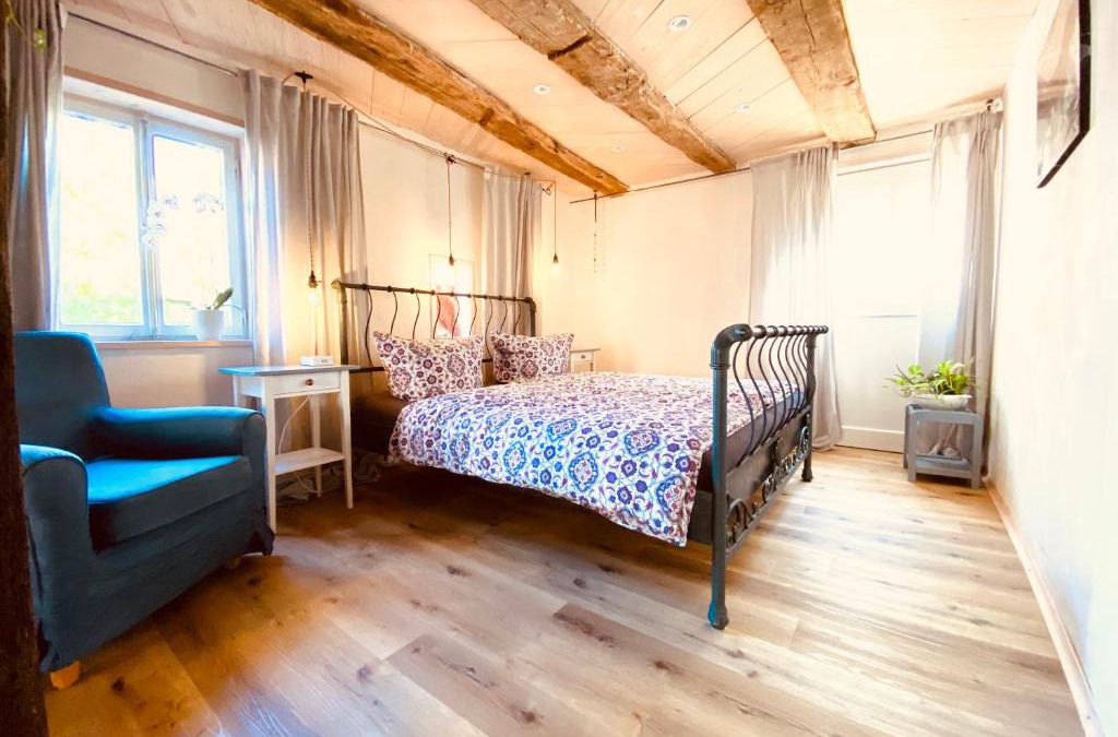 Nehren Apartment | Ganze Wohnung - Erdgeschoss - sehr ruhig - Hundefreundlich - Regendusche - Bodenheizung - Küche - easy Check-in mit Schlüsselbox