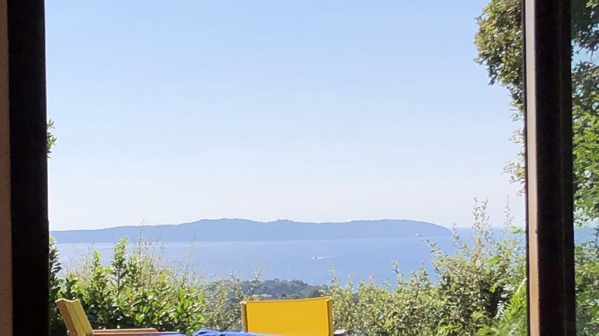 Cap Benat House | GAOU BENAT PRIVATE ESTATE, BEAUTIFUL HOUSE FACING THE SEA, POOL, ABSOLUTE CALM.