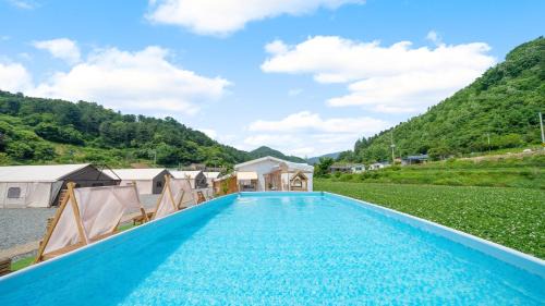 Buk House | Gapyeong ILUGlamping