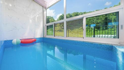Sang House | Gapyeong staysumok pool villa pension