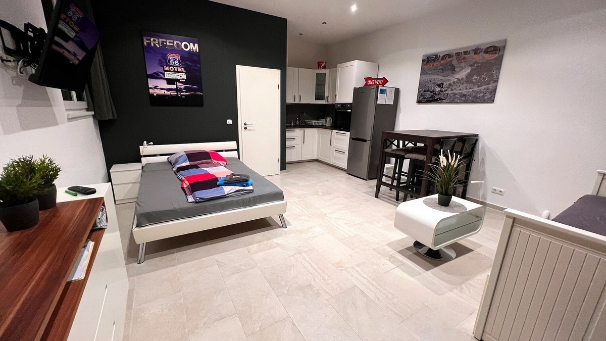 Itzehoe Apartment | Garage 1 Zimmer Apartment mit Kostenlosem Parkplatz, Zentral