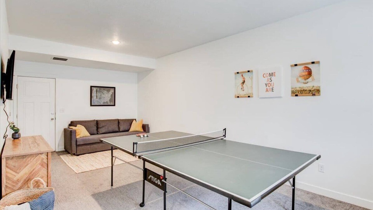 Vineyard House | Garage, Game Room, King Bed!