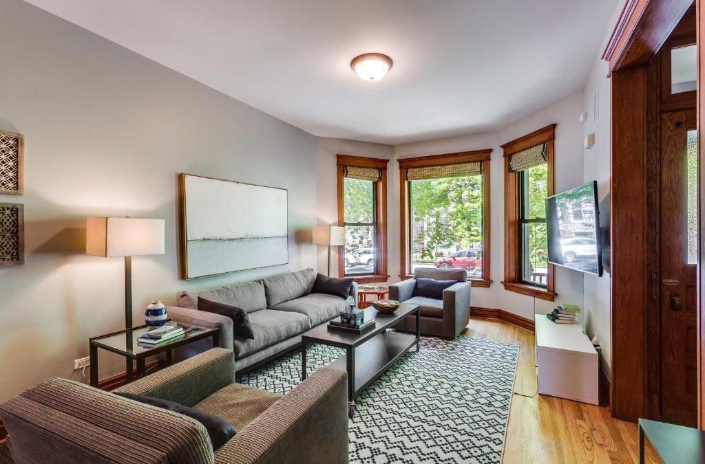 Logan Square Apartment | Garage Parking! Walk to Logan Square Station Plus Great Local Restaurants and Bars