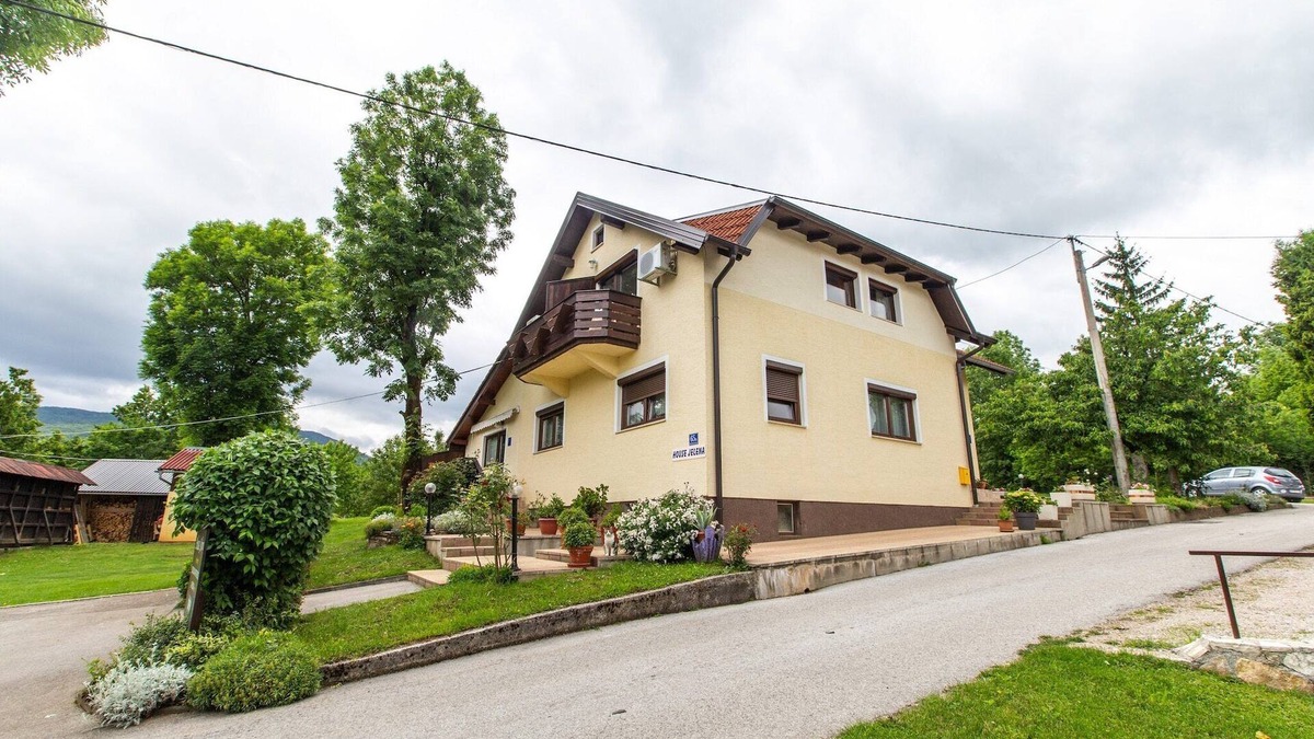 Seliste Dreznicko Apartment | Garden apartment near near Plitvička Lake