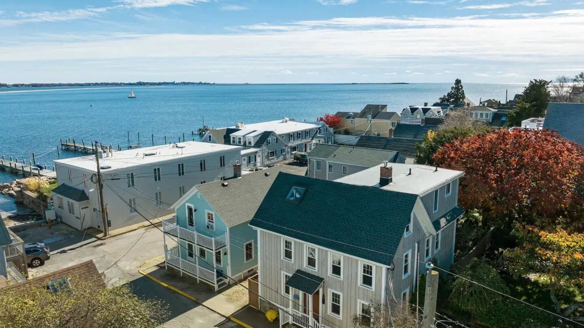 Stonington Cottage | Garden Apt. in Stonington Borough