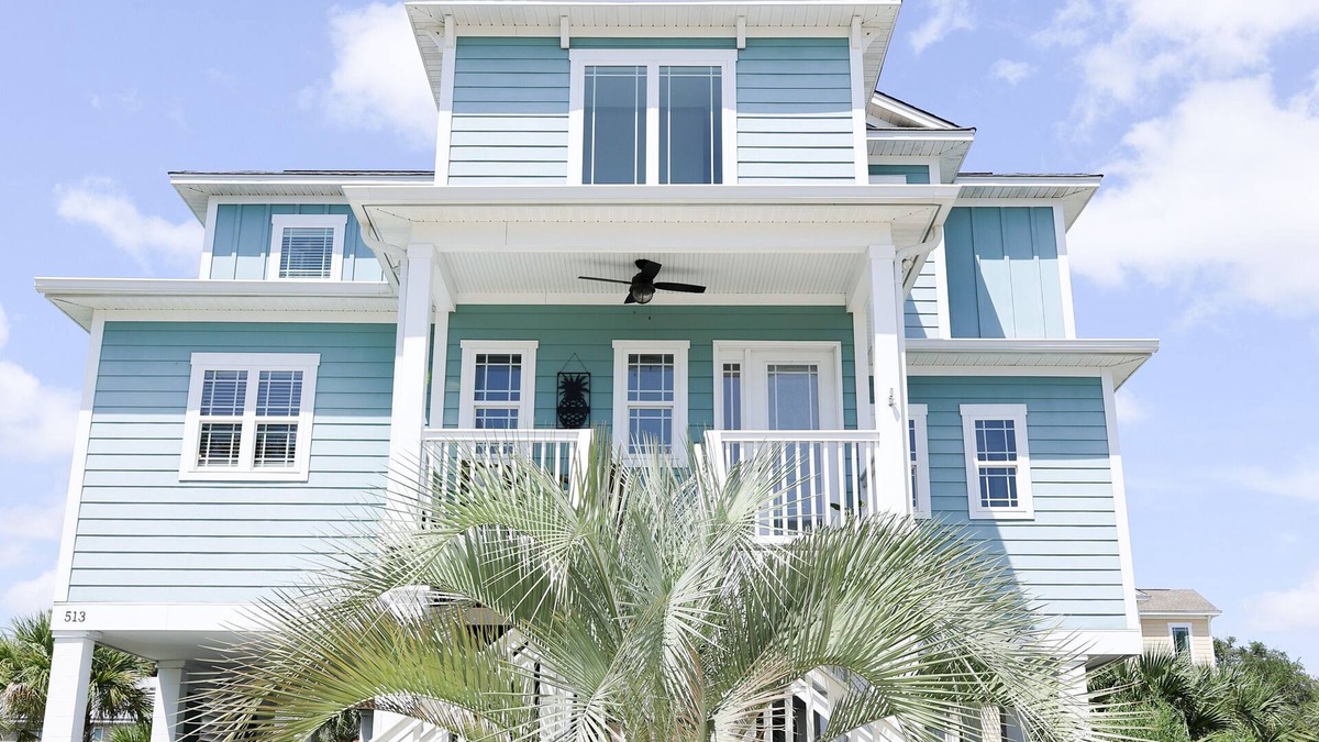 Salters Cove House | Garden City Pet friendly beach house! Golf car provided. 3 min ride to the beach