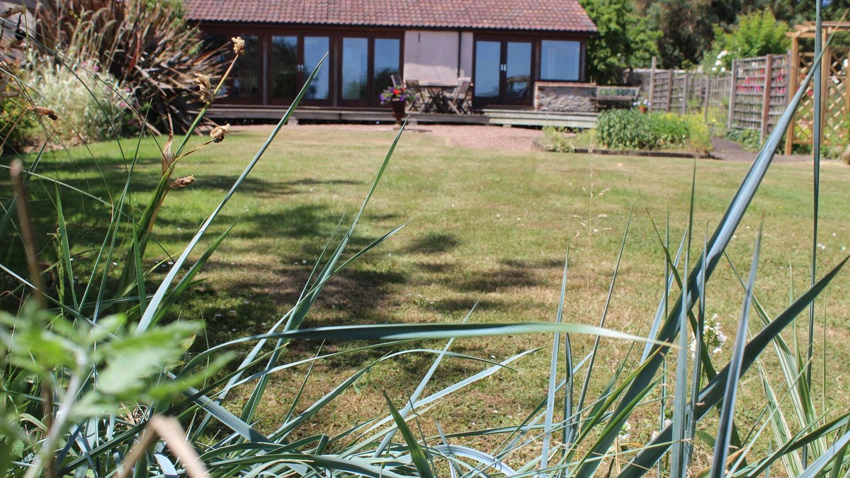 Henlade Cottage | Garden Cottage in stunning rural location but only 5 minutes from Taunton.