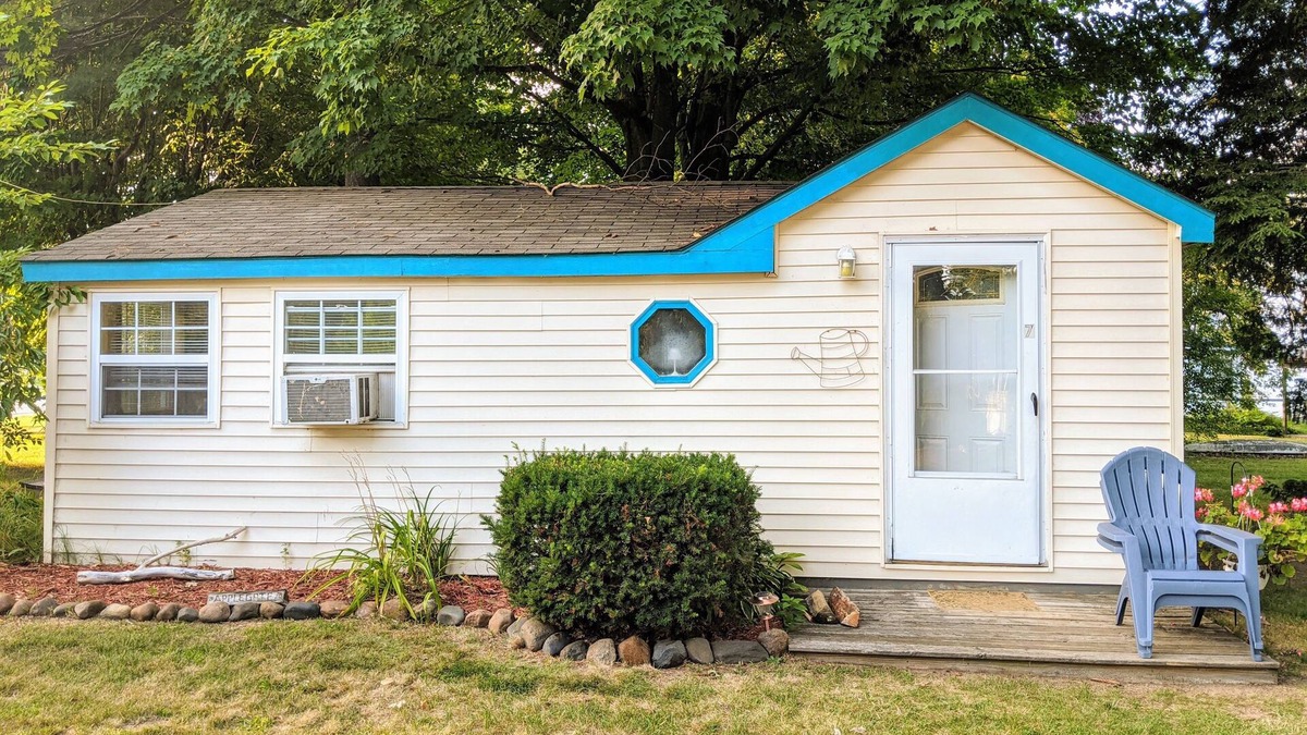 Applegate Cottage | Garden Cottage on Lake Huron #7