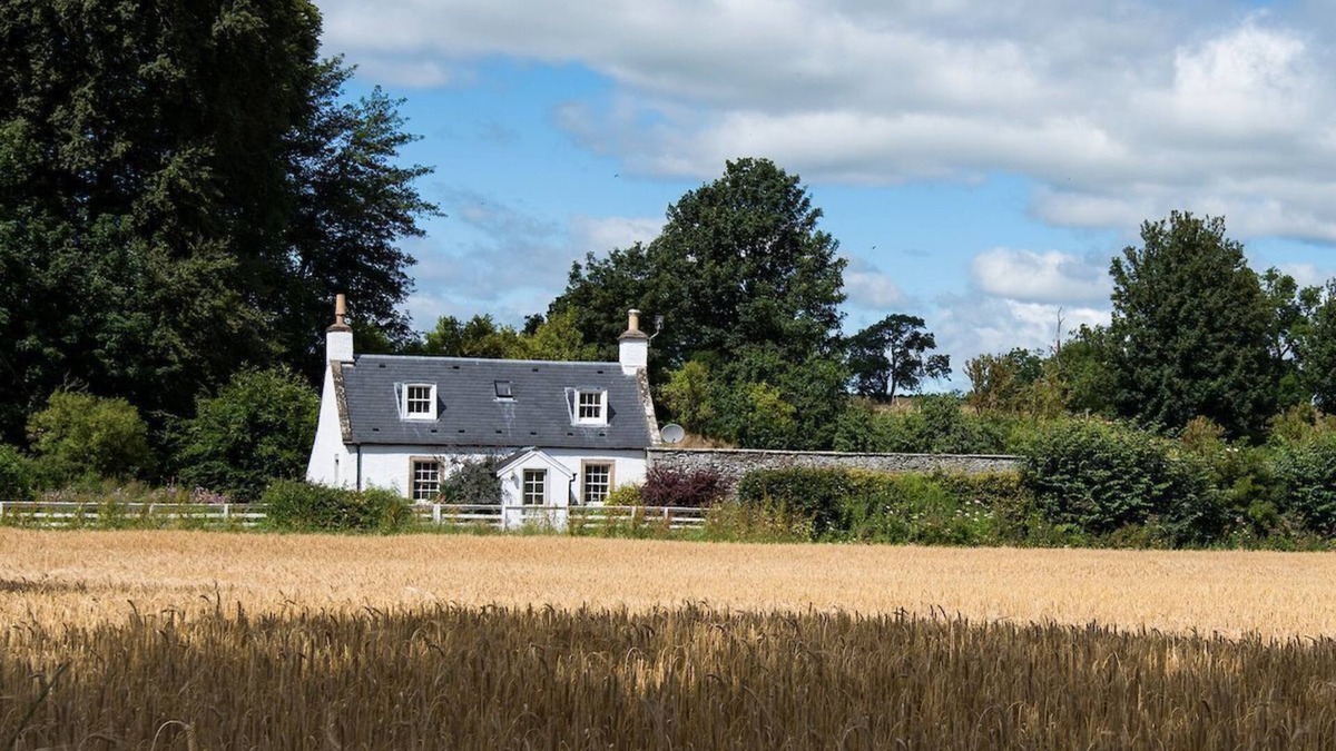 Denholm Cottage | GARDEN COTTAGE - peaceful rural cottage in Scottish countryside