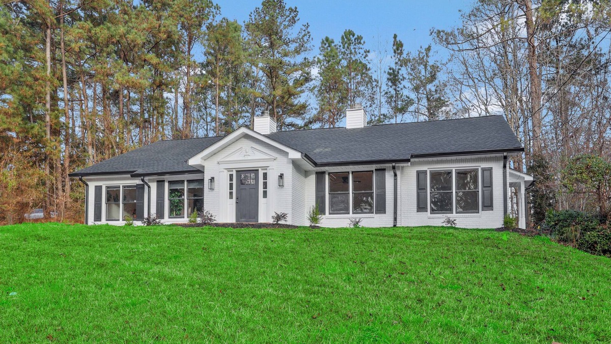 Tucker House | Garden Getaway in Norcross/Tucker