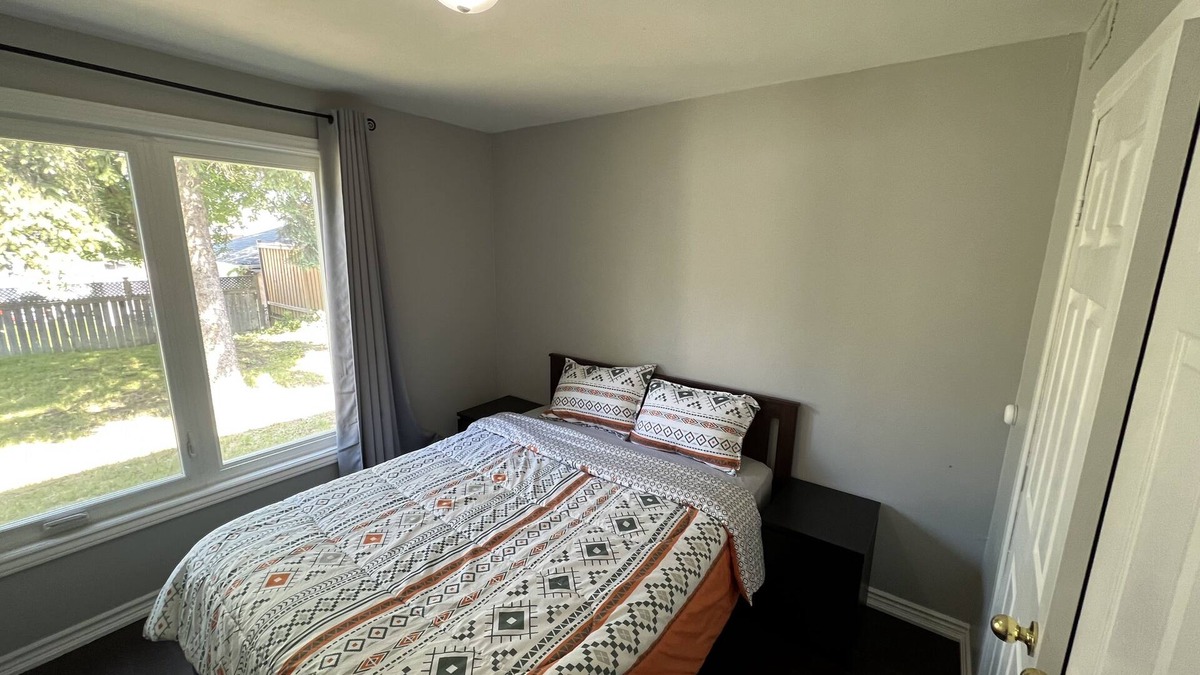 Mount Pleasant Apartment | Garden Hideaway - Private apartment close to Transit and Humber College
