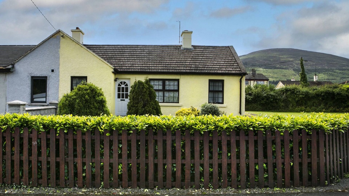 Clogheen Ski Chalet | Garden Holiday Cottage