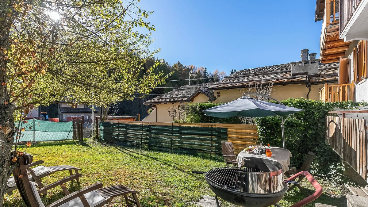 Sauze d'Oulx Apartment | Garden Home, Sauze d'Oulx, Italy