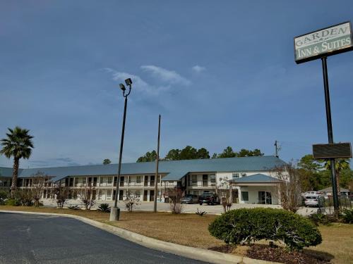 Metter Hotel | Garden Inn & Suites