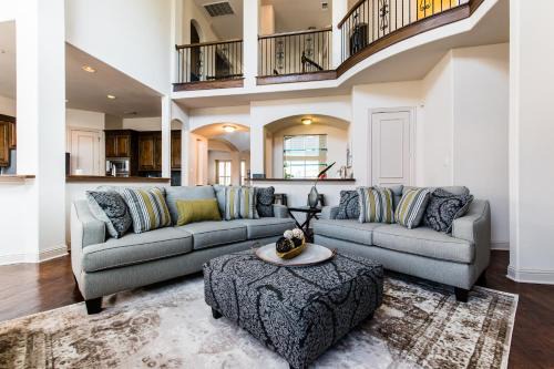 Plano House | Garden Laurel