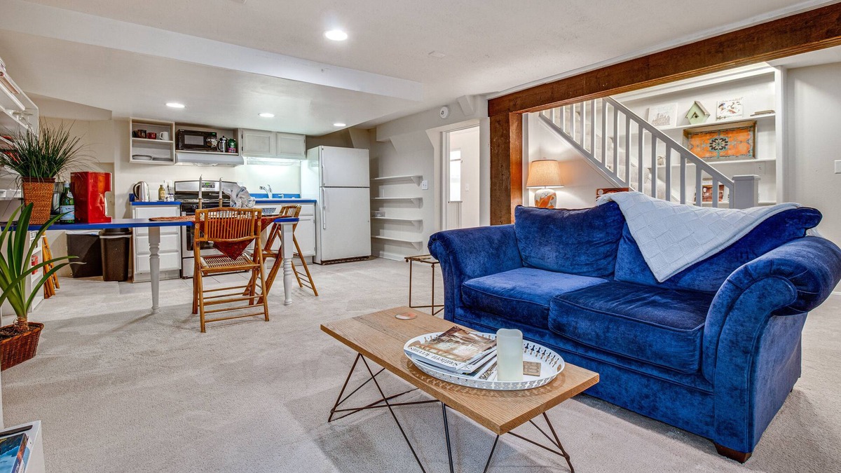 Clifton Apartment | Garden-Level Cincinnati Apartment: Walkable Area!