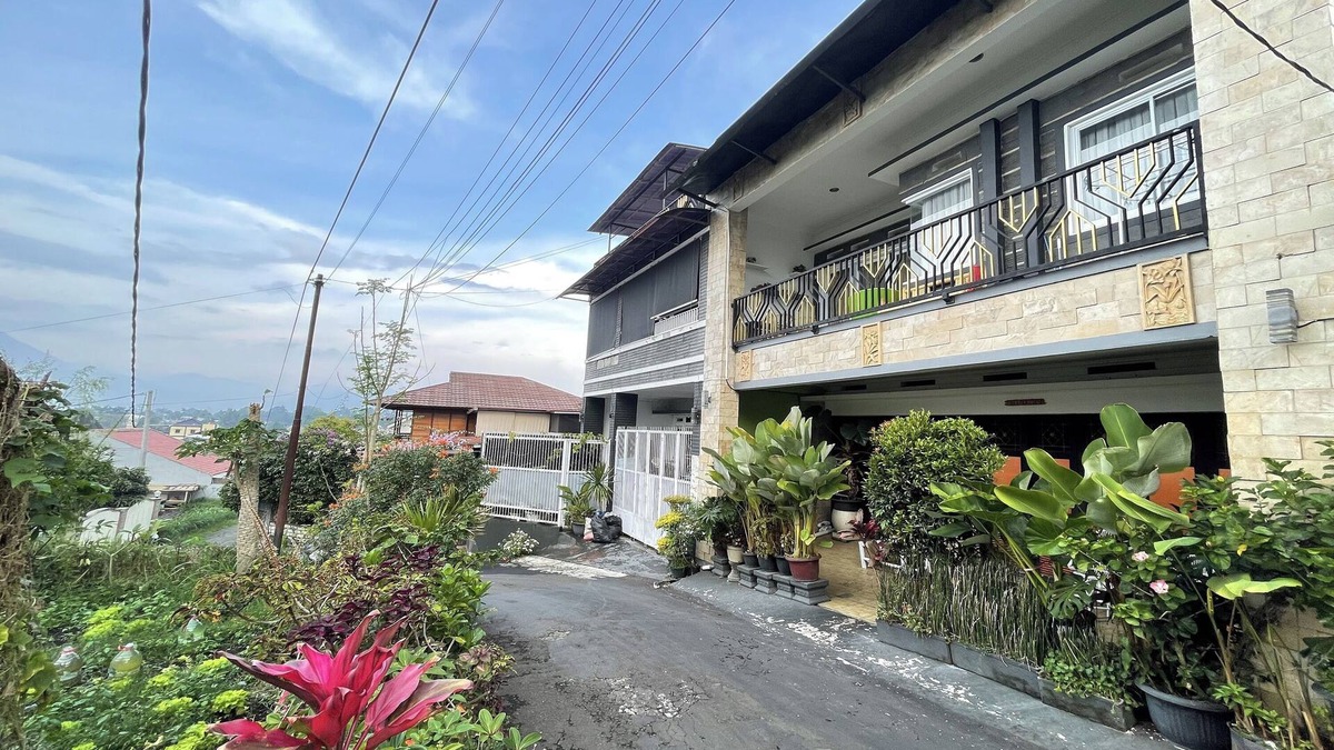 Lembang Villa | Garden Lounge Villa