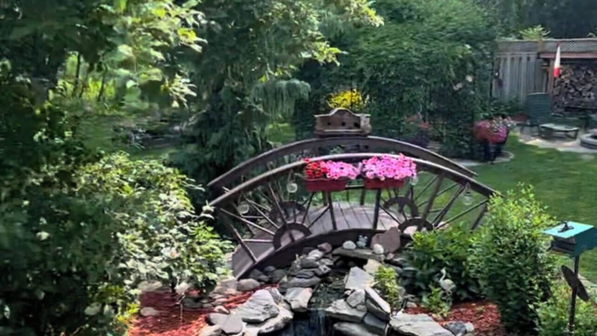 Alcona Apartment | Garden Oasis 2Bed Private Apt. - Walk to Lake Simcoe!