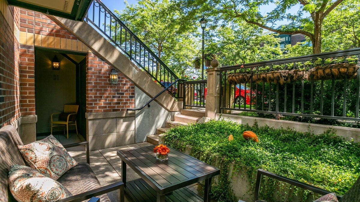 Orenco Station Apartment | Garden Patio Suite