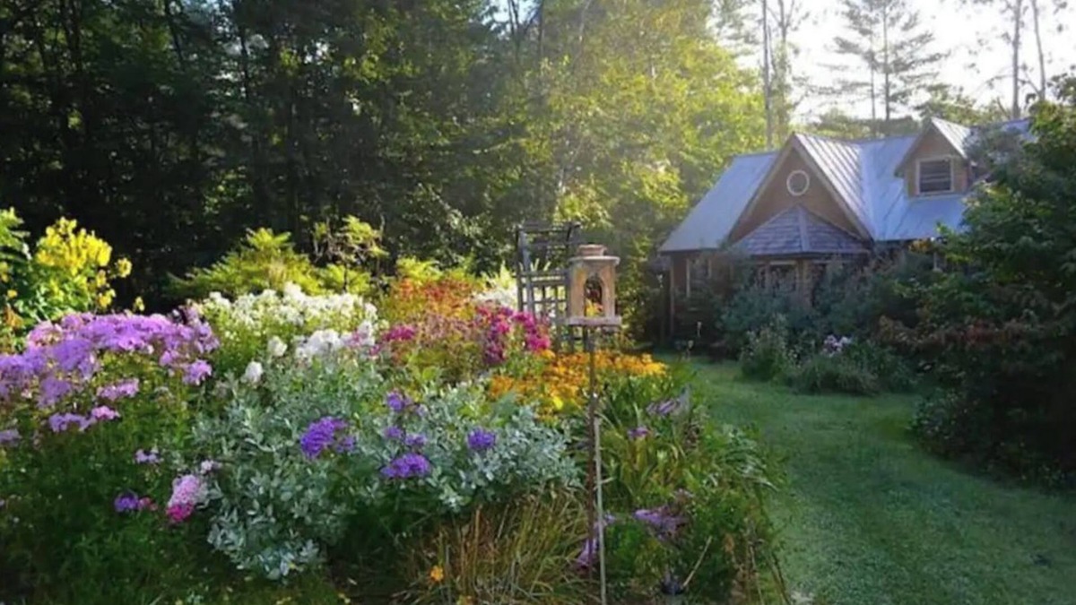 Post Mills House | Garden Retreat, Lake Fairlee, Dartmouth & Ski-way