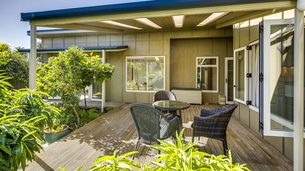 Marewa House | Garden Retreat - Napier Holiday Home