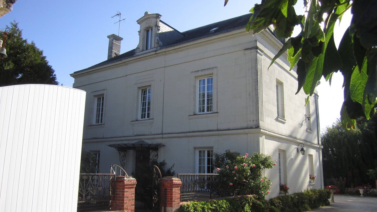 Varrains Cottage | Garden side