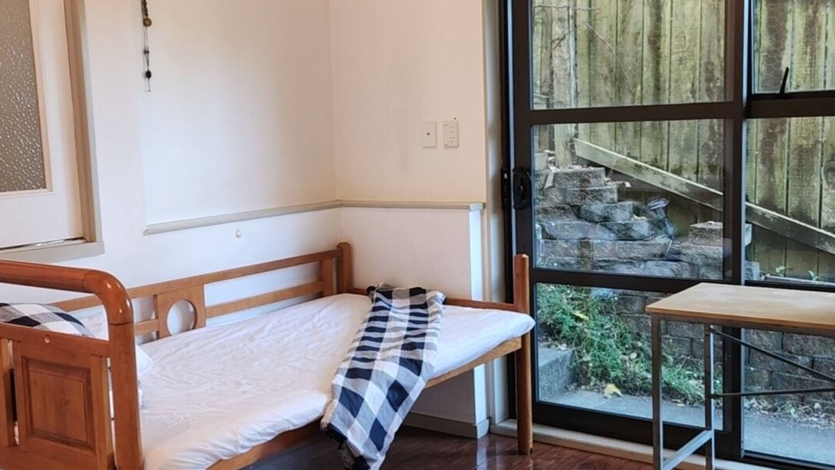 Remuera House | Garden & Skytower view unit with 3 bedrooms 2 bathrooms in Newmarket area